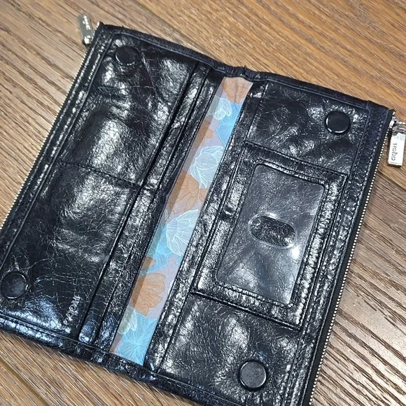 HOBO BLACK LEATHER DOUBLE ZIPPER WOMENS WALLET.. #7694 - Picture 3 of 7